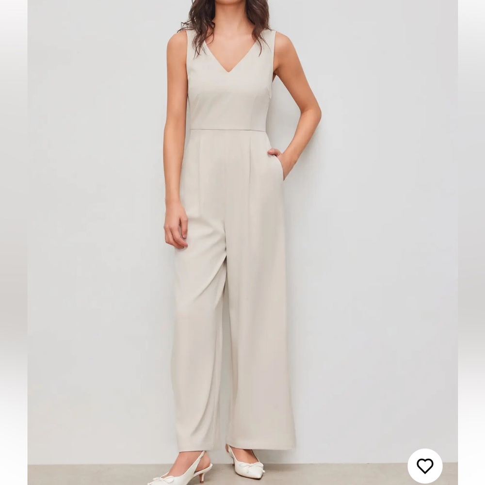 V-NECK SOLID SHIRRED ZIPPER STRAIGHT LEG JUMPSUIT